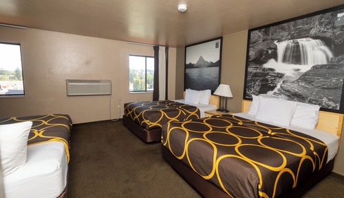 Standard Room, Non Smoking (3 Queen Beds)