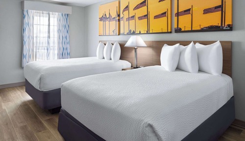 Standard Room, 2 Double Beds, Smoking, Microwave