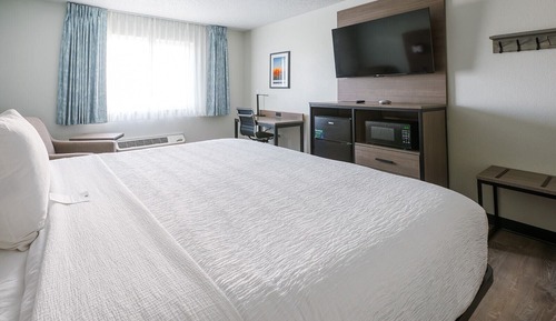 Standard Room, 1 King Bed, Ground Floor