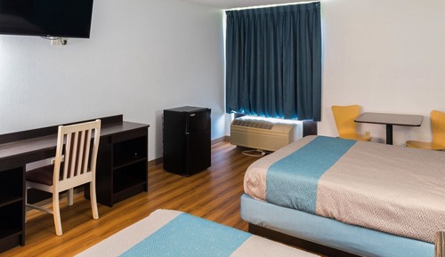 Standard Room, 2 Queen Beds, Non Smoking