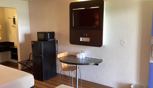 Deluxe Room, 2 Queen Beds, Non Smoking, Refrigerator