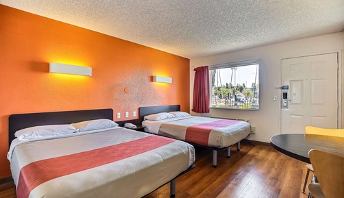 Standard Room, 2 Queen Beds, Non Smoking