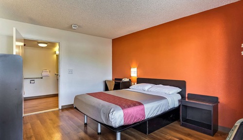 Standard Room, 1 Queen Bed, Non Smoking