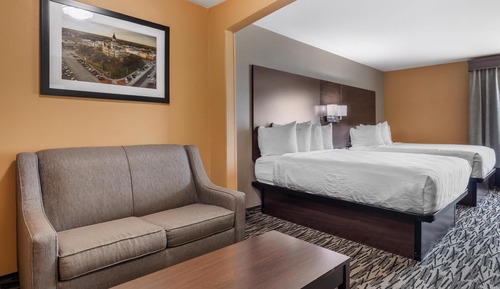 Suite, 2 Queen Beds, Non Smoking (with Single Sofabed)