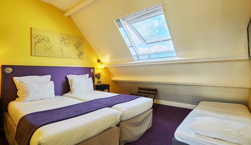 Twin Room, City View
