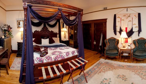 Luxury Room, 1 King Bed, Jetted Tub, Garden View
