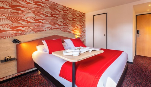 Standard Room, 1 Queen Bed