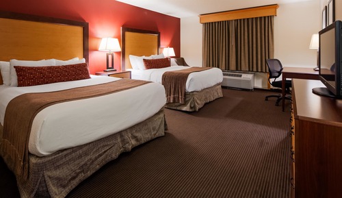 Suite, 2 Queen Beds, Non Smoking, Kitchenette (Larger Room;with Sofabed)