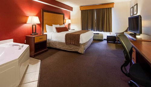 Standard Room, 1 King Bed, Non Smoking, Jetted Tub
