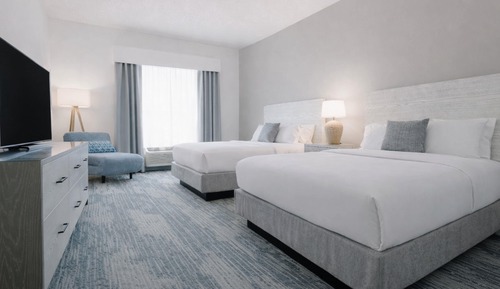 Family Suite (2 Queens and 2 Twin Beds)