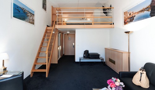 JUNIOR suite grand lit et canapé-lit pour enfant de 12 ans maximum