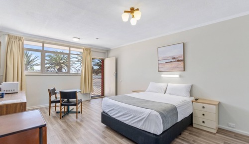 Standard Room, 1 Queen Bed, Non Smoking