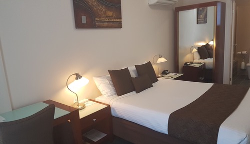 Double Room, 1 Queen Bed