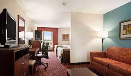 Suite, 1 King Bed, Microwave
