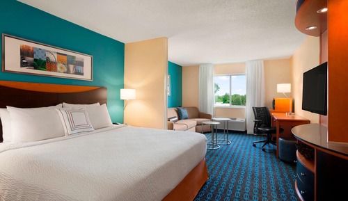 Suite, 1 King Bed, Hearing Accessible (Transfer Shower)