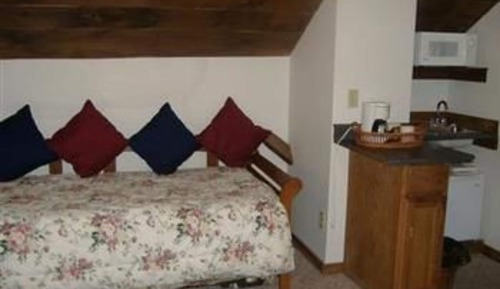 Standard Studio, Ensuite