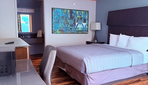 1 King Bed, Non Smoking