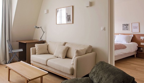 Family Room, 2 Bedrooms