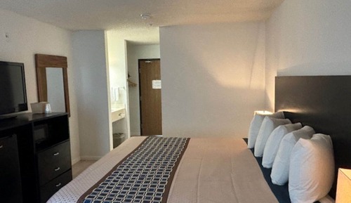 Standard Room, 1 King Bed, Accessible, Non Smoking