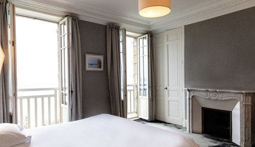 Double Room Red House Bay View