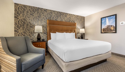 Room, 1 King Bed (Upper Floor)