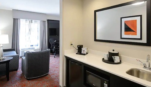 Suite, 1 King Bed, Non Smoking