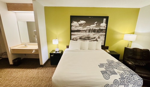 Room, 1 King Bed, Non Smoking