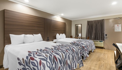Deluxe Room, 2 Queen Beds, Smoking