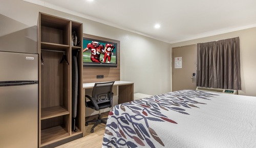 Deluxe Room, 1 King Bed, Smoking, Kitchen