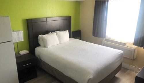 KITCHENETTE, 1 QUEEN BED