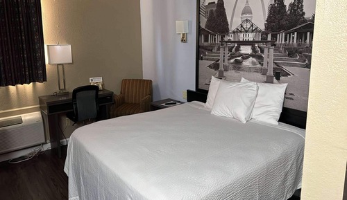 Standard Room, 1 King Bed, Smoking