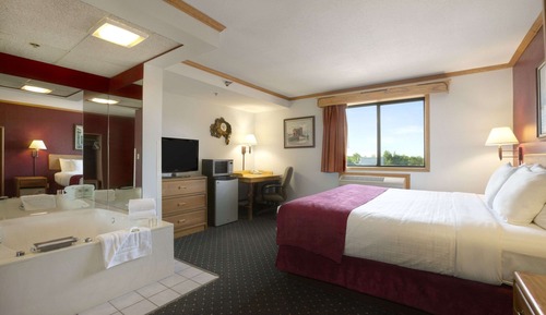 Suite, 1 King Bed, Non Smoking
