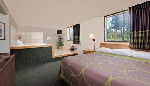 Superior Room, 1 King Bed, Non Smoking, Jetted Tub