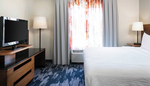 Room, 1 King Bed with Sofa bed, Accessible Bathtub