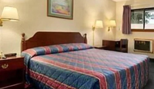 Deluxe Room, 1 King Bed, Smoking