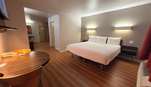 Deluxe Suite (King)