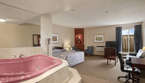 Suite, 1 King Bed, Non Smoking