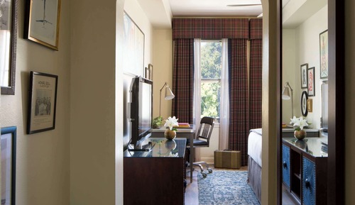 Room, 1 King Bed (Graduate, High Floor)