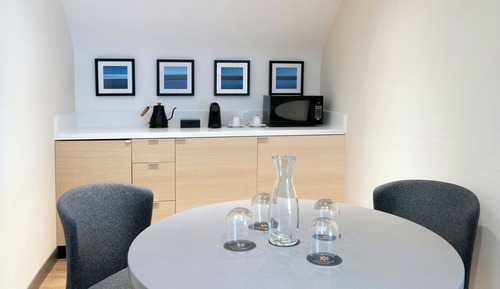 Room, 1 King Bed, Non Smoking, Kitchenette