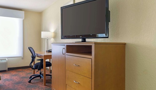 Standard Room, 2 Queen Beds, Accessible, Bathtub