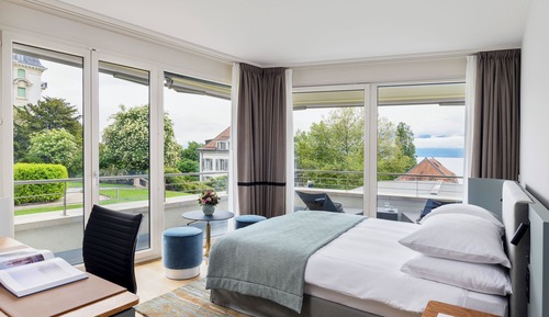 Superior Room, Lake View