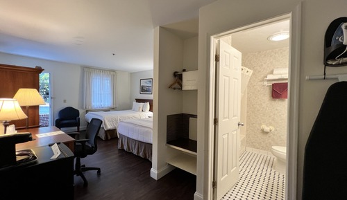 Room, 2 Double Beds, Non Smoking, Lower Level (Pet Friendly)
