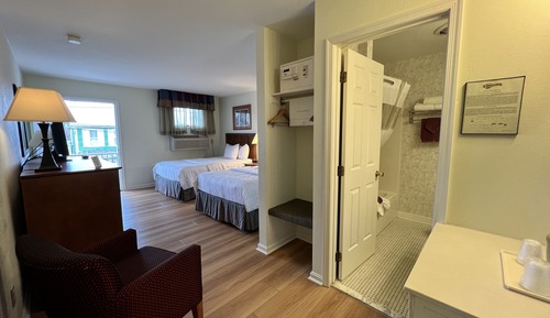 Room, 2 Double Beds, Non Smoking, Balcony (No Pets)