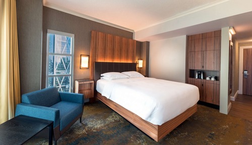 Room, 1 King Bed, Corner