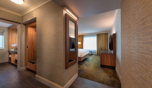 Room, 1 King Bed (High Floor)