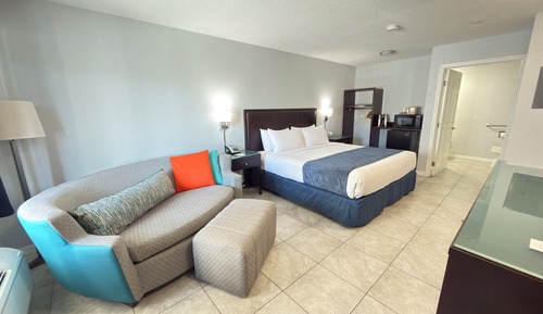 Deluxe Room, 1 King Bed with Sofa bed, Non Smoking, Refrigerator & Microwave (Bathtub)