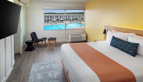 Suite, Courtyard View