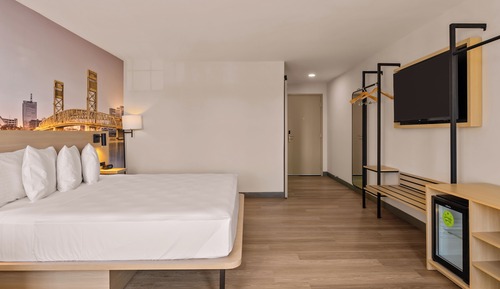 Standard Room, 1 King Bed, Accessible