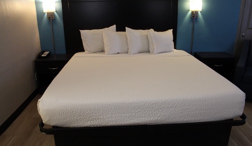 Standard Room, 1 King Bed, Smoking