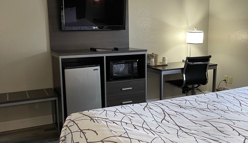 Standard Room, 1 King Bed, Non Smoking (Accessible)